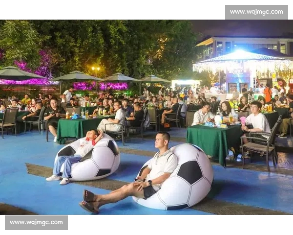 世界杯球迷村点燃城市夜生活打造全球球迷狂欢与文化交流新地标级